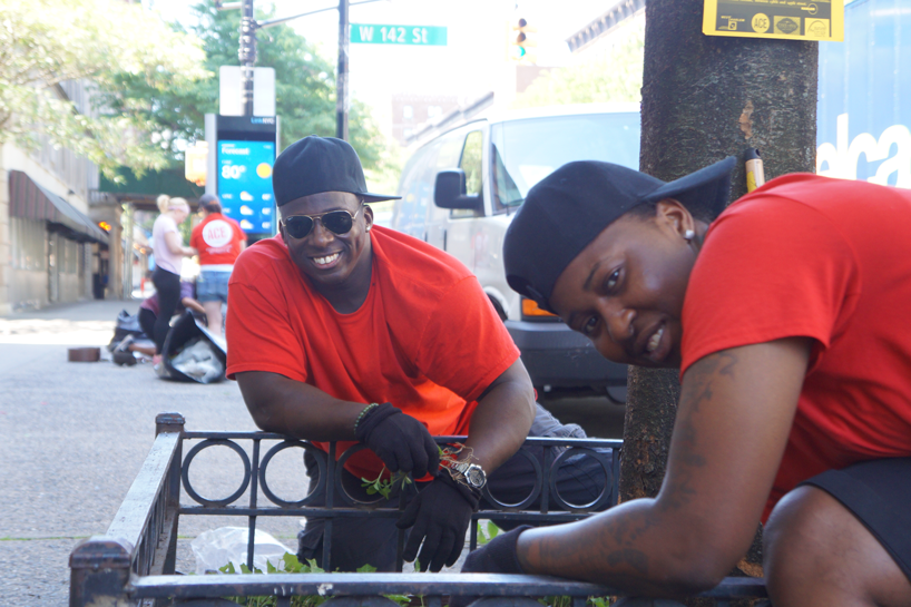 Volunteers Work with New Yorkers Experiencing Homelessness to Beautify Harlem